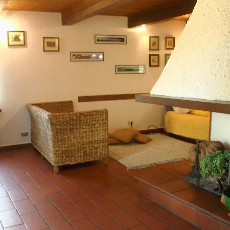 Casa Al Colle Holiday home *